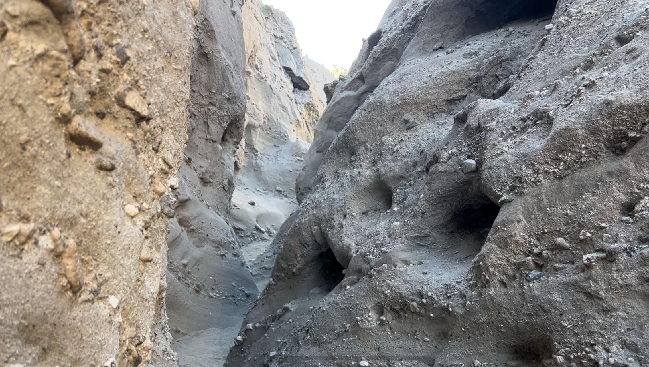 Picture of canyon walls on a desert hike.